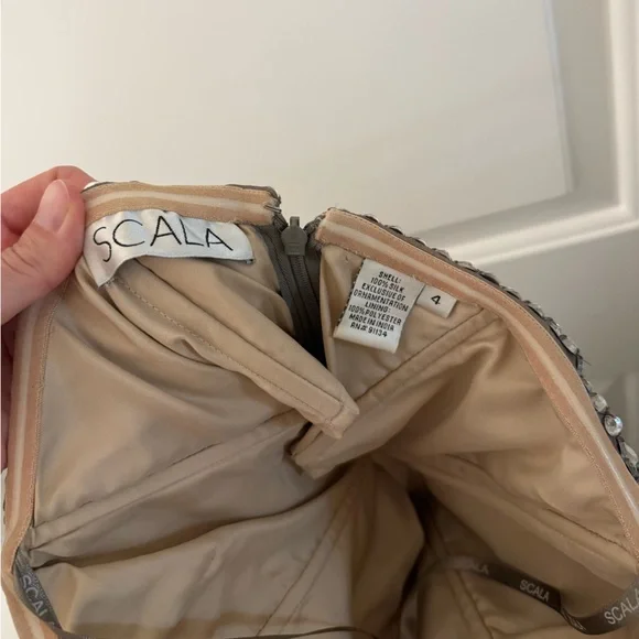 Scala Beaded Mini Dress - Picture 5 of 7